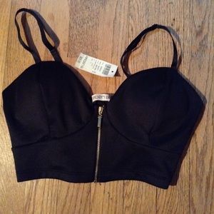 Arden B. Crop top